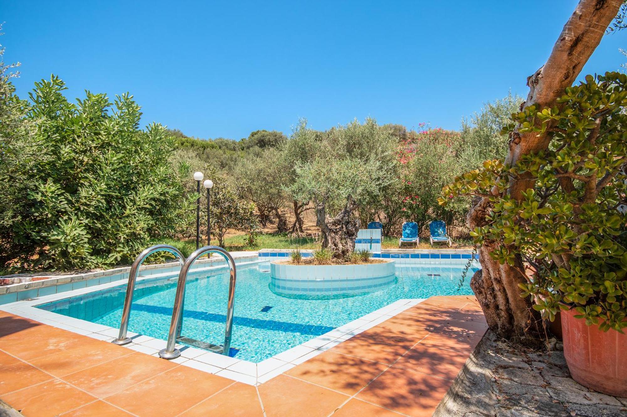 Olive Farm Villa Agia Marina  ภายนอก รูปภาพ